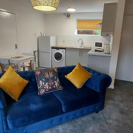 The Tackeroo Suite Hednesford Экстерьер фото