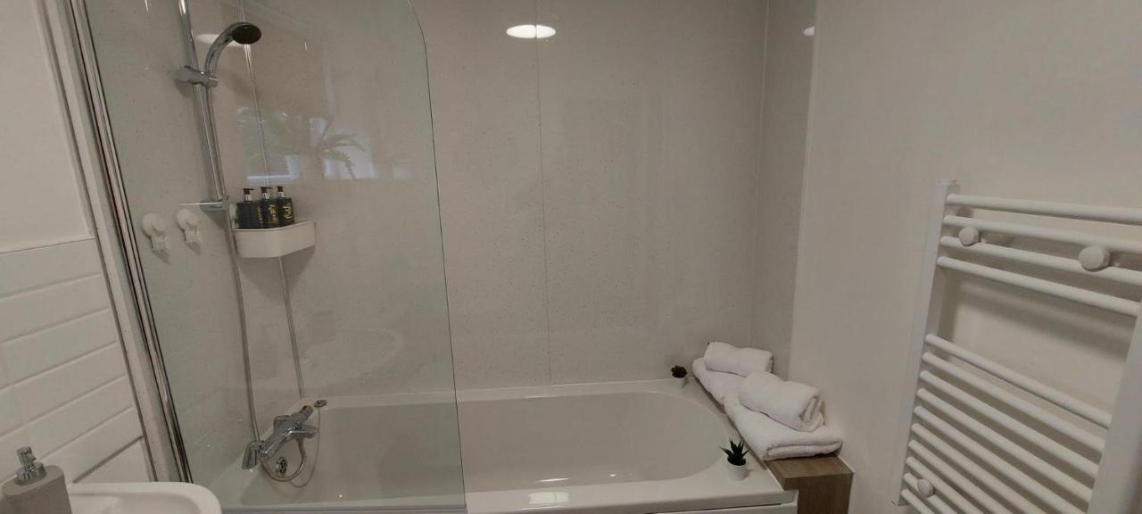 The Tackeroo Suite Hednesford Экстерьер фото